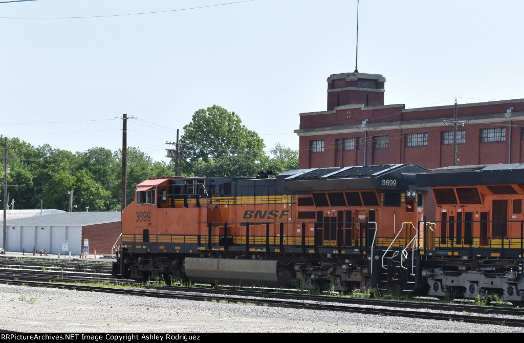 BNSF 3699